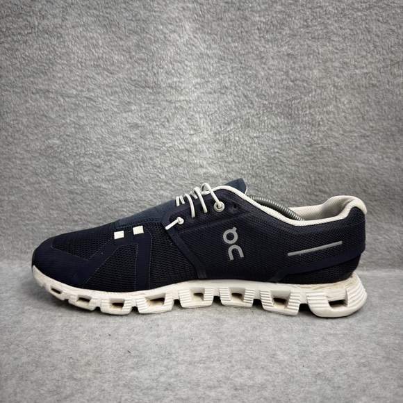 On Running Shoes Mens Size 9.5 Cloud 5 Navy Blue White Low Top Athletic Sneakers - Picture 7 of 10